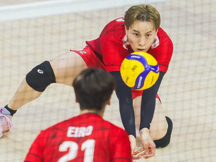 「藍が“しんどい”なんて珍しい…」悩める高橋藍（24歳）の目を覚ました“ある先輩”の助言とは？「バレーボールはもっと本能でやればいい」＜Number Web＞ photograph by xinhua/AFLO