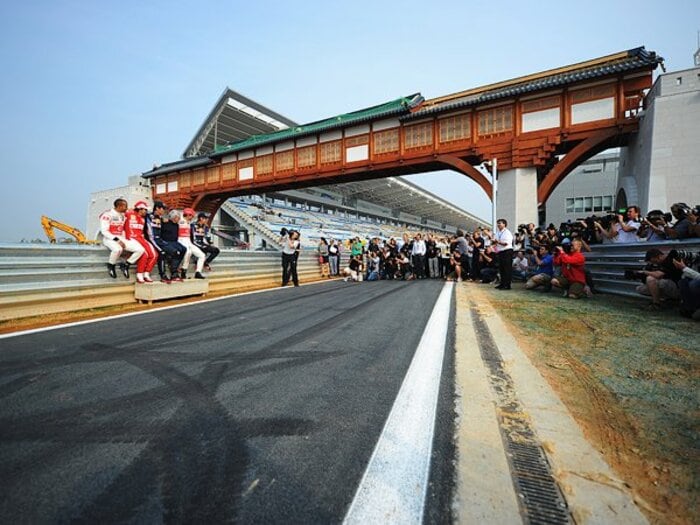 コースはあるけど……施設は未完成。主催者の謝罪で始まったF1韓国GP。＜Number Web＞ photograph by Getty Images