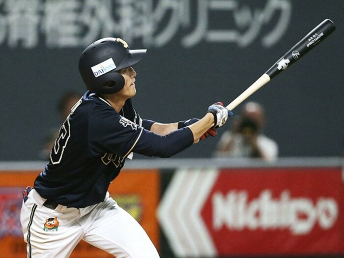 「右打席と左打席で人格を変える」俊足・佐野皓大は打撃でも魅せる。＜Number Web＞ photograph by Kyodo News