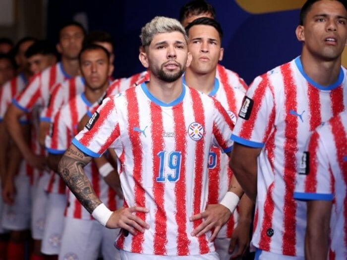 「英紙はワースト選定？ センスないな」W杯ユニフォーム“ベスト10”発表…割れた“カニカマ風デザイン”の評価も「これはユニフォームではない」＜Number Web＞ photograph by Getty Images