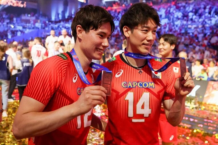 3位に輝いたネーションズリーグの表彰式にて　©AFLO SPORT