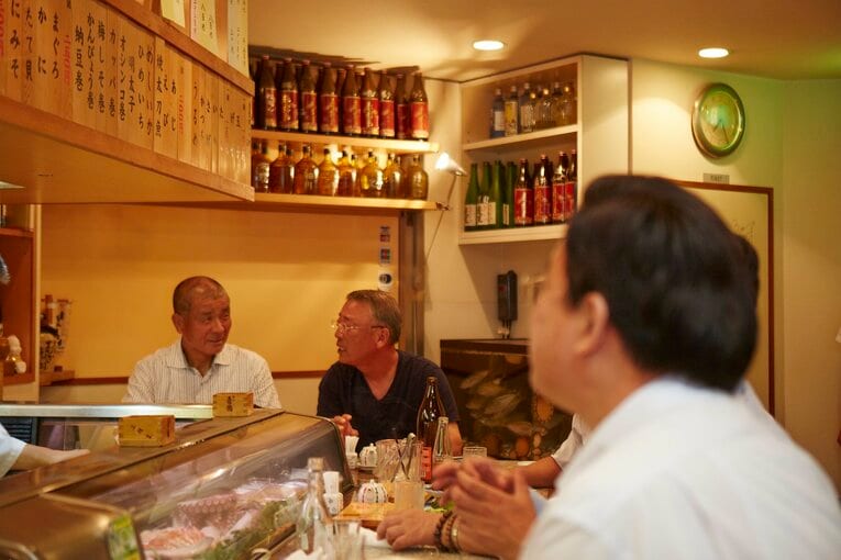 馬淵監督と智弁和歌山・高嶋仁前監督　©BUNGEISHUNJU