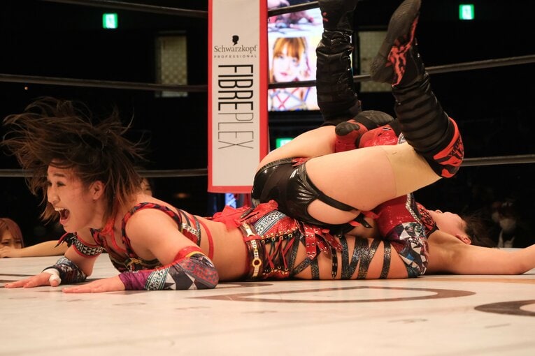 朱里vs林下詩美（2021年12月29日スターダム両国大会）　©Norihiro Hashimoto