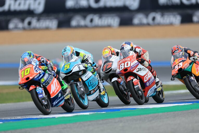 混戦を展開したタイGPでの古里太陽らの走り　©Satoshi Endo