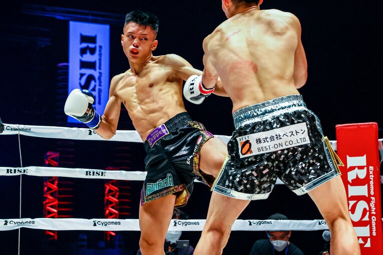 観客席からも思わず声が漏れた驚異のスタミナで優勝候補の志朗を追い込んでいく　©Susumu Nagao