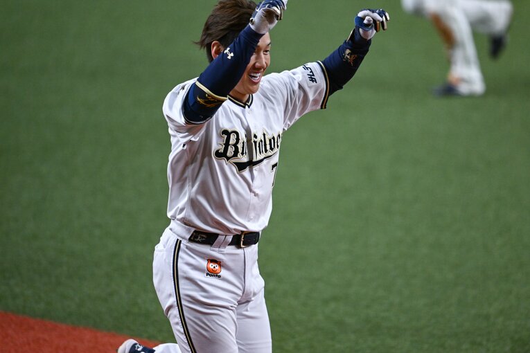 ※クリック、スワイプすると「オリvsヤク日本シリーズ激闘史＋関西球団Vの歴史」がご覧になれます　©Nanae Suzuki