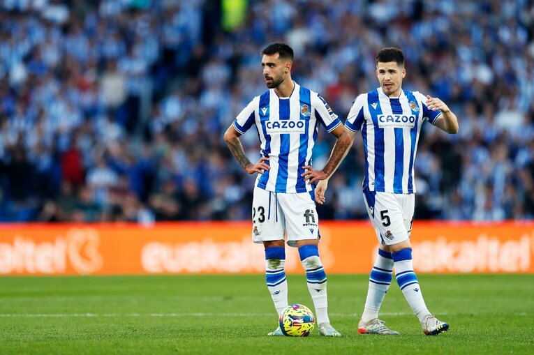 「TAKE 14」ユニ少年の期待に応えて…前髪イメチェン久保建英のW杯後ソシエダ初戦「ゴールへの気迫＋守備」を撮った〈写真多数〉(59)