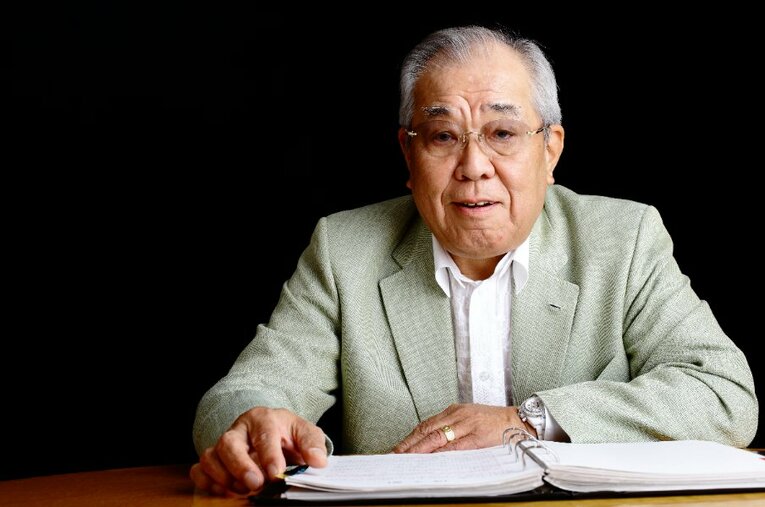 講義形式で選手に野球の知識を注ぎ込んだ野村克也氏。江本孟紀氏は選手時代、野村監督が実施したペーパーテストの設問を覚えているという ／ photograph by Tamon Matsuzono