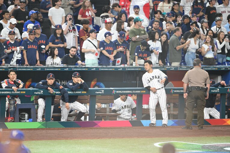 近藤健介が整列を促す　©Nanae Suzuki