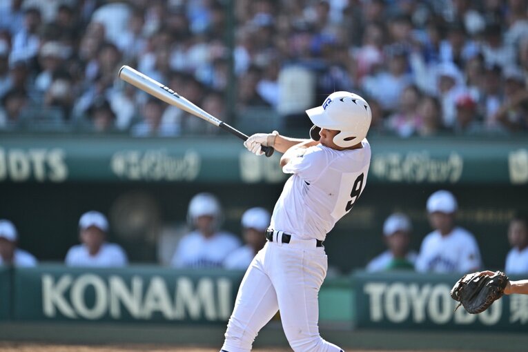 【すごすぎる…左手ハンディでも巧打者・横山のバッティングを様々なアングルから見る／全10枚超】甲子園ヒーローの写真はまだまだ続きます　©Hideki Sugiyama