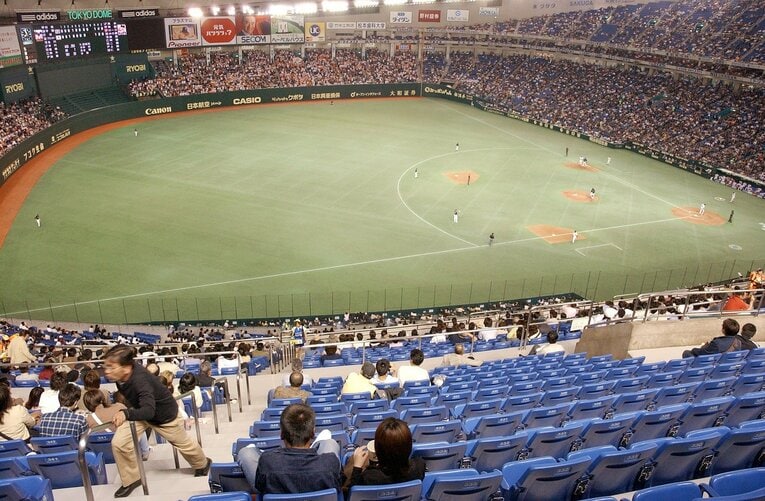 2005年5月10日オリックス戦、空席が目立つ。観衆3万6045人。巨人主催の東京ドーム公式戦では最少の入場者数だった　©JIJI PRESS