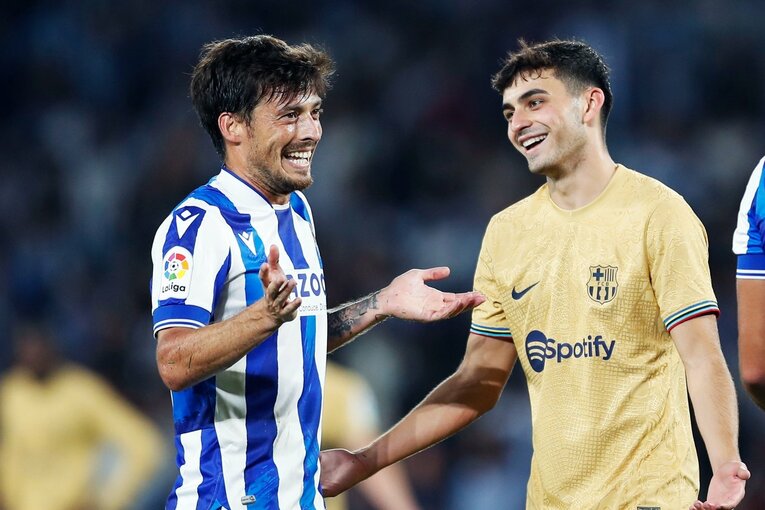 久保建英は「2ケタ得点」狙えるのでは…名手シルバと“精度の差”はあれど、カメラマンが感じたワケ〈バルサ戦好守で同点弾の起点〉(37)