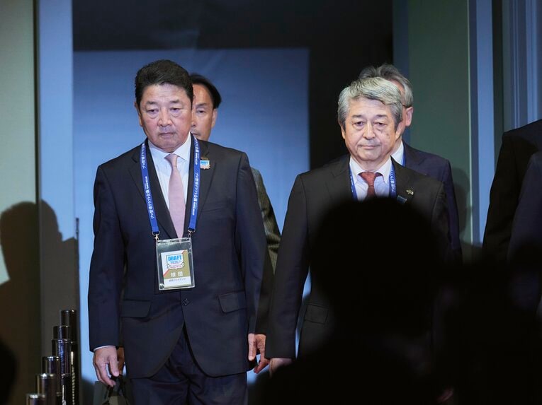 「表情が対照的すぎる！」ドラフト会場で見た巨人と阪神の首脳陣　©Yuki Suenaga