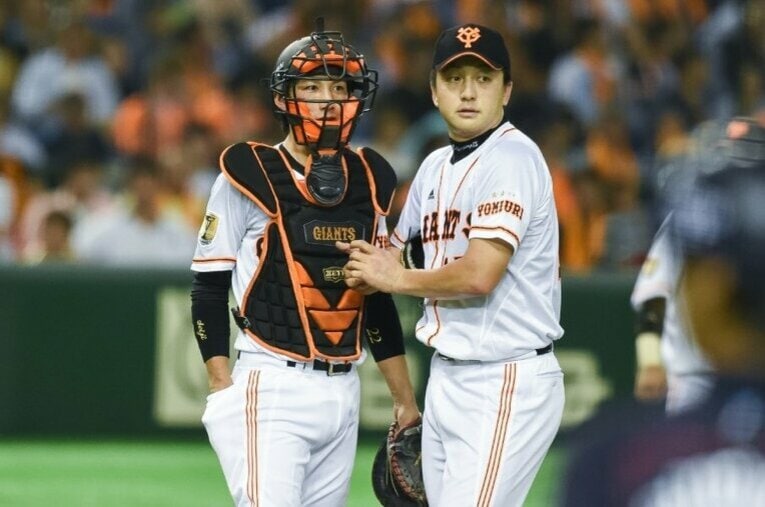 小林誠司とピンチで相談 ／ photograph by Nanae Suzuki