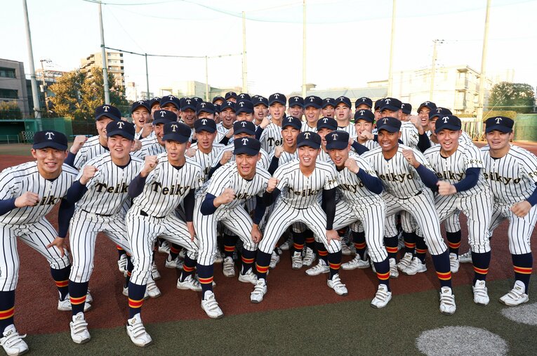 2011年夏以来の甲子園出場となった帝京。かつては春夏あわせて3度の全国制覇の経験もあるが、近年は苦戦が続いていた ／ photograph by JIJI PRESS