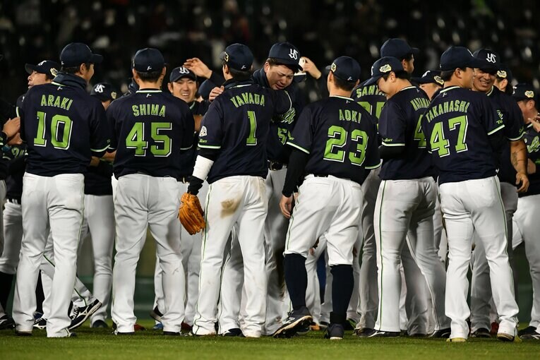 日本シリーズ優勝を果たし喜ぶヤクルトの選手たち　©Hideki Sugiyama