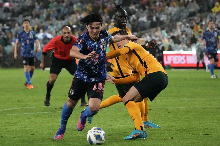 前半、幾度となく相手ゴールに迫った南野拓実　©Getty Images