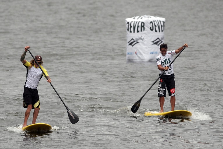 2009年、ドイツ・ハンブルグで開催されたSUPのワールドカップに出場したTAKAさん（右）　©Getty Images