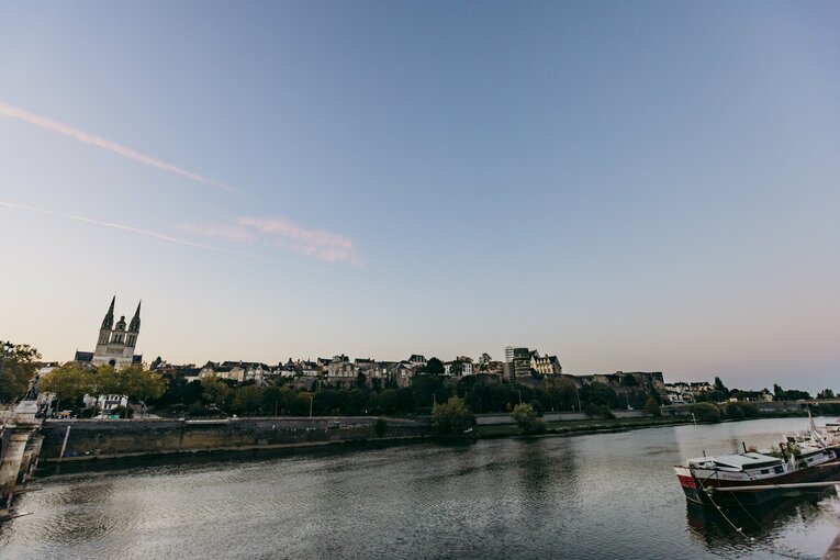 アルゼンチン戦があったナントから45分ほどのアンジェ。川が流れ、お城、聖堂があり美しい街だった　©Kiichi Matsumoto