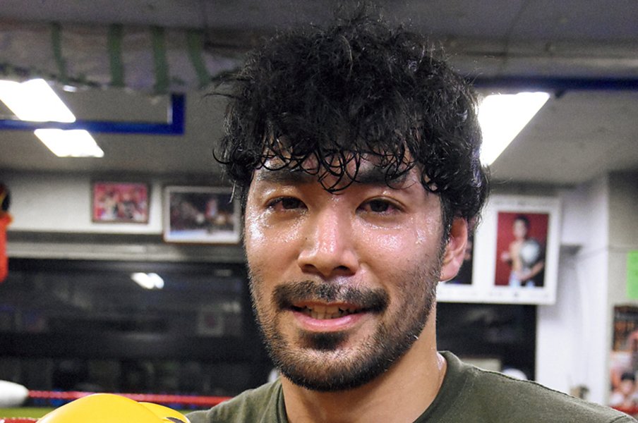 ラーメンのち減量、そして大道芸。ジロリアン陸は「王者を目指さない」。<Number Web> photograph by BOXING BEAT
