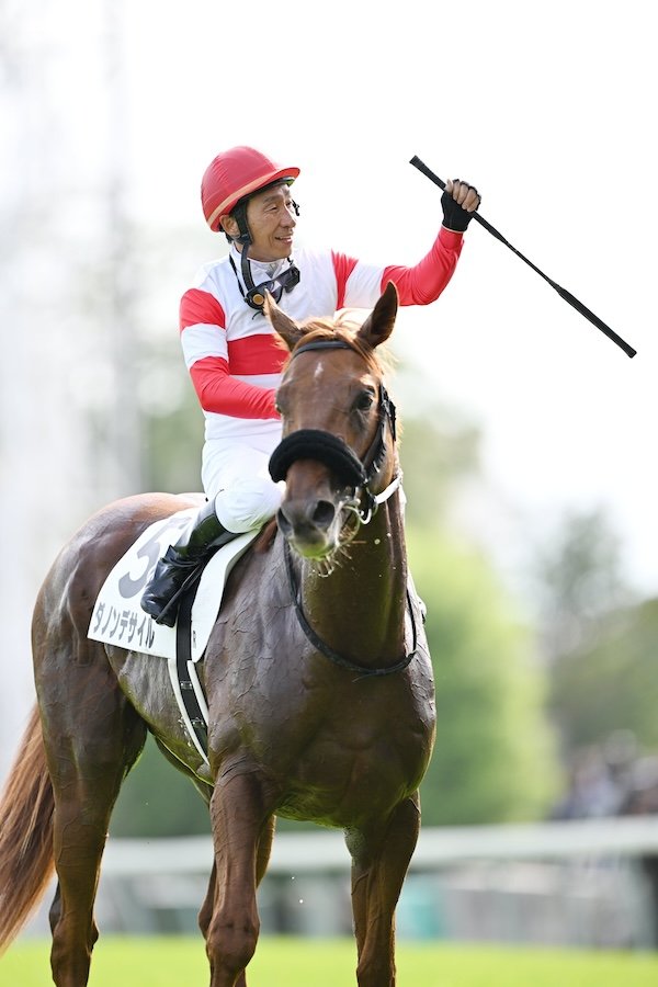 横山典弘／1968年2月23日生、東京都出身。'86年騎手デビュー。'90年エリザベス女王杯を制しGI初勝利。'10年にはリーディングジョッキーに輝く。今年はダノンデサイルで最年長ダービージョッキーとなった。JRA通算2950勝、重賞189勝、GI28勝（10月18日現在）。163cm  ©Keiji Ishikawa
