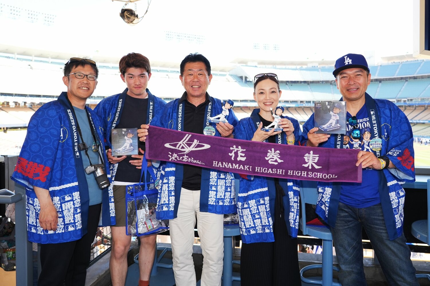 岩手県から社員旅行でドジャース戦を観に来た方達　　©︎Shizuka Minami