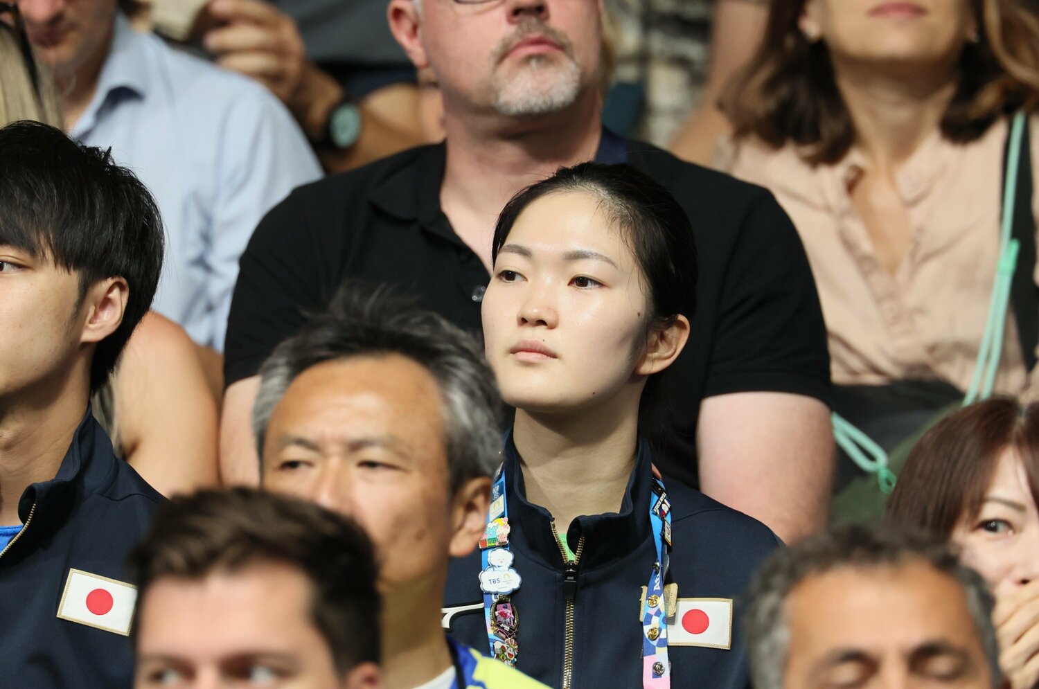 チームメイトを見守る木原　©Kaoru Watanabe/JMPA