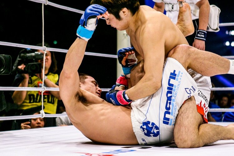 判定、駄目だよ。KOじゃなきゃ！」五味隆典のスカ勝ちにファンは熱狂