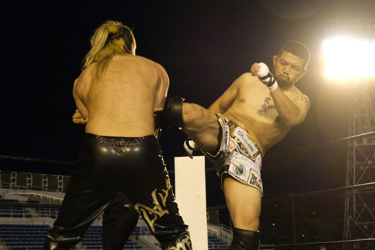 佐藤光留プロデュース『真夏の変態祭り』で諏訪魔に大仁田、鈴木みのるも大暴れ！ 灼熱の旧川崎球場で“1日6試合”の佐藤が感じたのは…？(19)