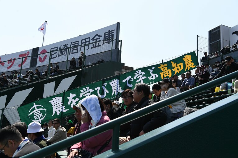 初出場の甲子園、アルプスの様子 ©Kota Inoue