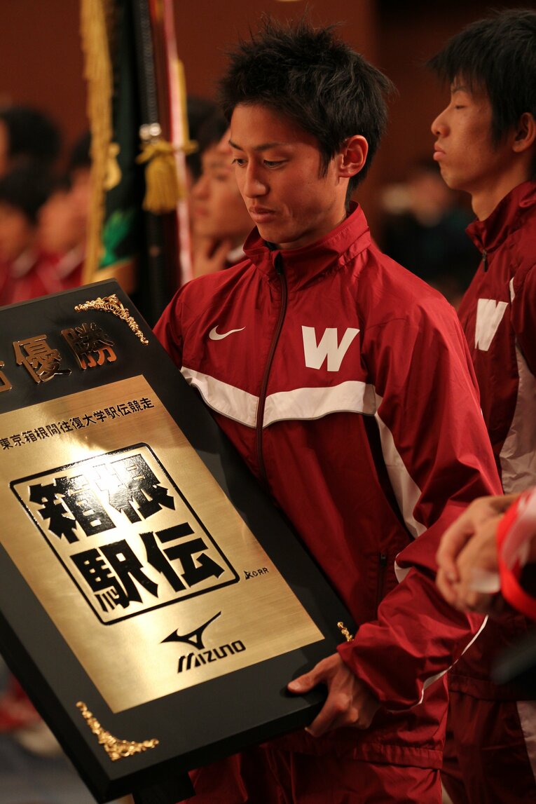 87回箱根駅伝を総合優勝した際の記者会見（2011年）　©BUNGEISHUNJU