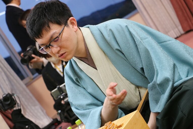 王将戦第5局、激選後の2人の様子（写真は右に続きます）　©Shintaro Okawa