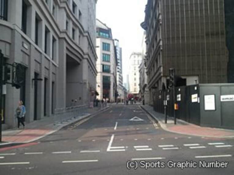 「モニュメント」付近の短い上り坂。テレビではわかりにくい小さなアップダウンが勝負を分ける？