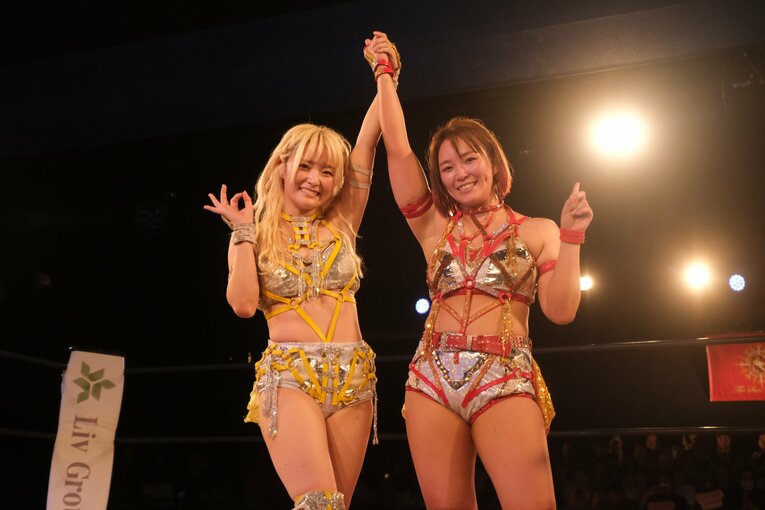 7月のSareee興行ではチャンピオンタッグを結成　©Norihiro Hashimoto