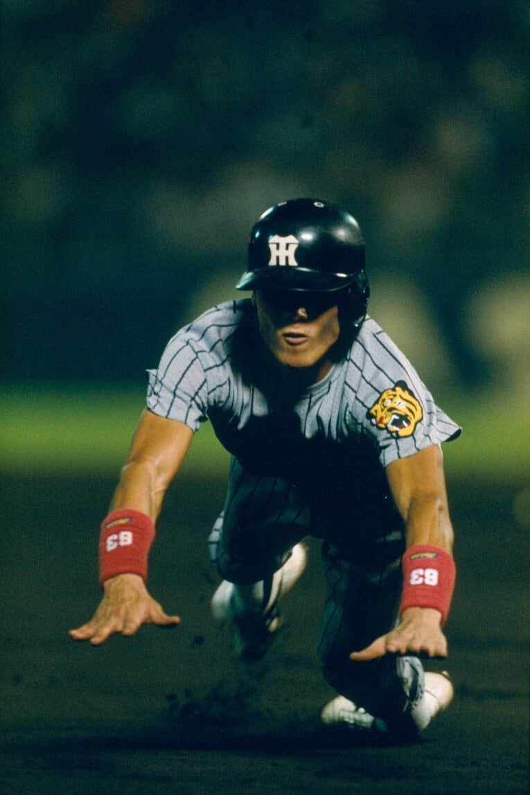 阪神時代の新庄　©BUNGEISHUNJU