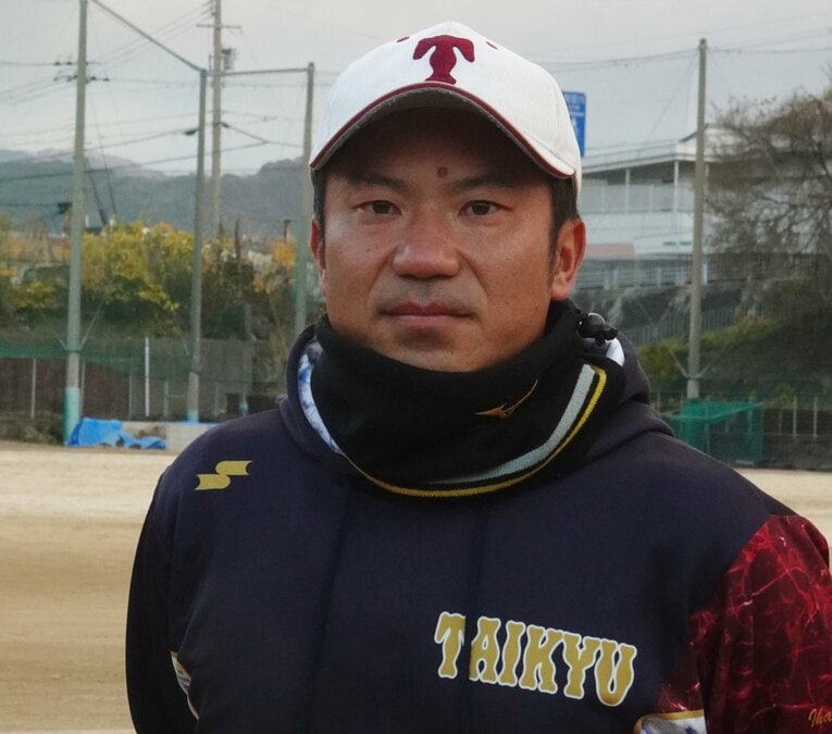 耐久高校野球部を率いる井原正善監督 ©Yuji Yanagawa