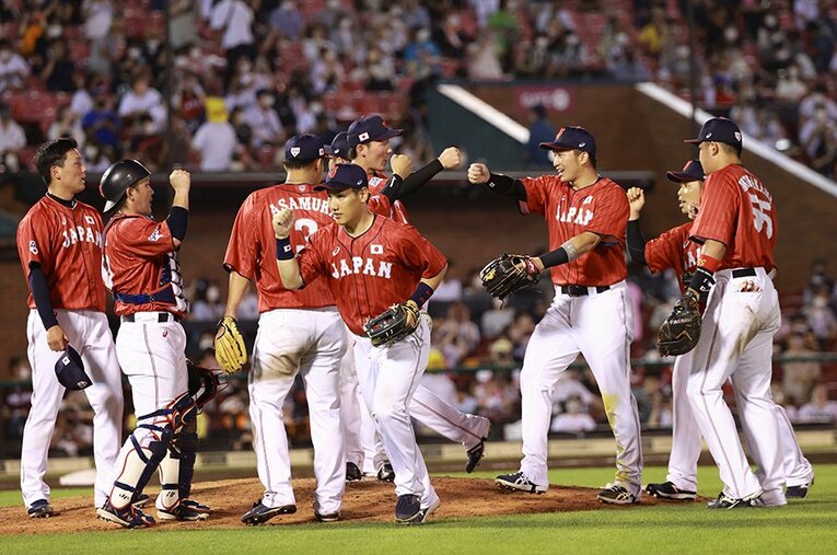 巨人との強化試合に勝利した侍ジャパン。果たして金メダル獲得なるか ／ photograph by JIJI PRESS