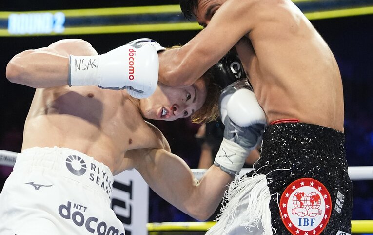 井上の鼻から鮮血が　©Naoki Fukuda