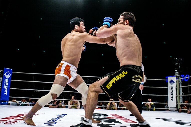 2005年10月の「PRIDE.30」では、後にUFC殿堂入りを果たすケン・シャムロックに右ストレートでTKO勝ち