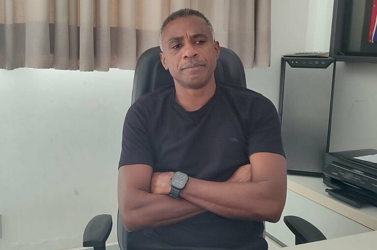 自宅で取材に応じてくれたジュニーニョ　©Hiroaki Sawada