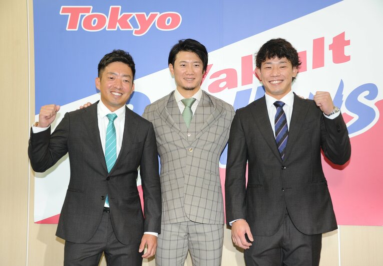 「55点」ヤクルト。左から嘉弥真新也、西川遥輝、増田珠を獲得　©JIJI PRESS