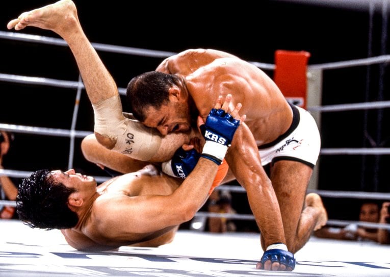 号泣する桜庭和志、高田延彦のハッピーエンド、伝説のミルコvs.ノゲイラ… カメラマンが目撃したMMA東京ドーム大会の衝撃の瞬間(38)