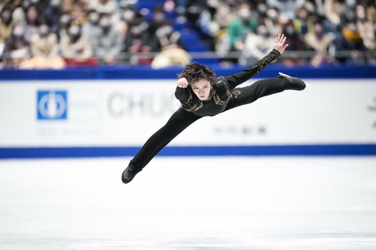 NHK杯フリーで演技を行う宇野昌磨