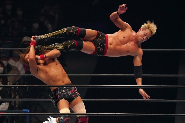 オカダ・カズチカのドロップキック