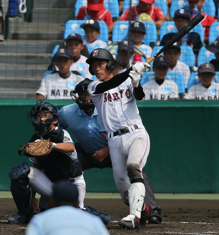 「甲子園で大きく評価を上げた」中村奨成（広陵高）　©JIJI PRESS