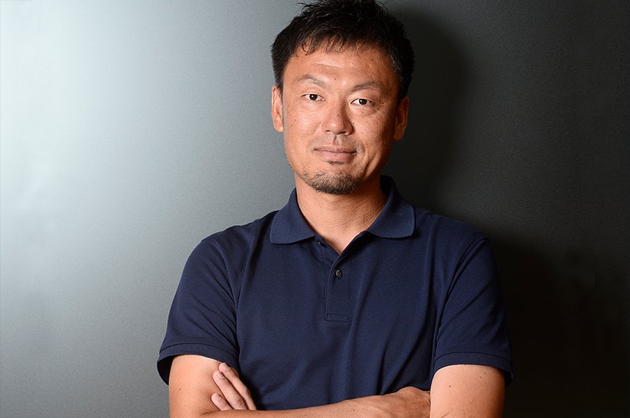 森岡隆三が語る鳥取での1年半。スタイル、予算、解任、そして今後。<Number Web> photograph by Shin Watanabe