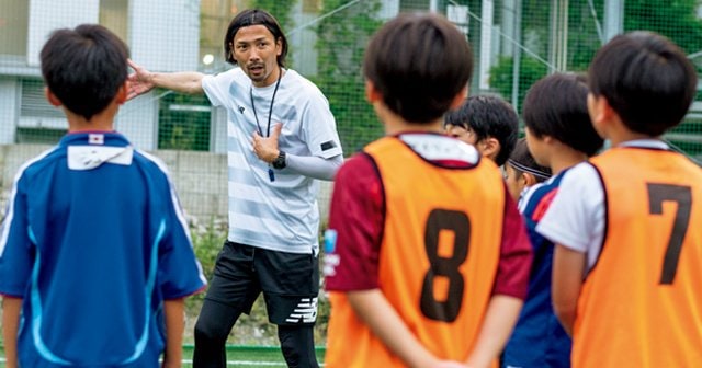 ノンフィクション］鈴木隆行「どしゃぶりの日の少年」 - サッカー日本