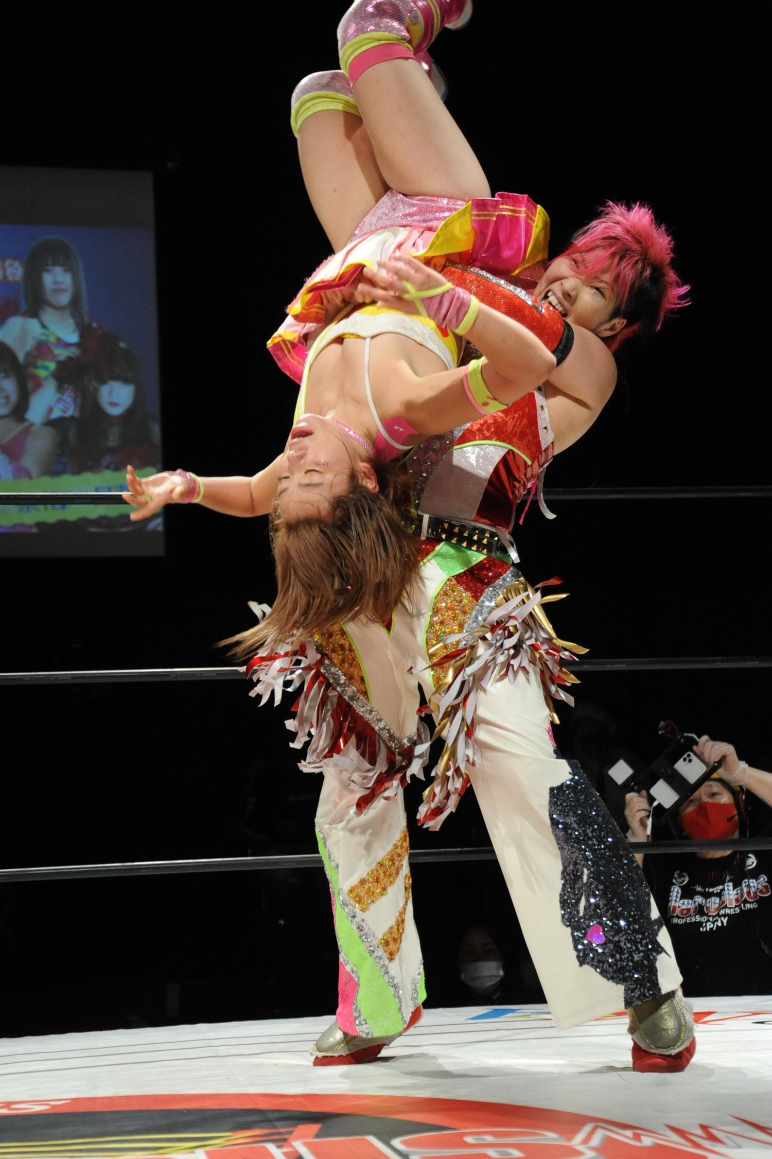 170cmの長身に、ジェンダーレスな容貌も人気の要因だ