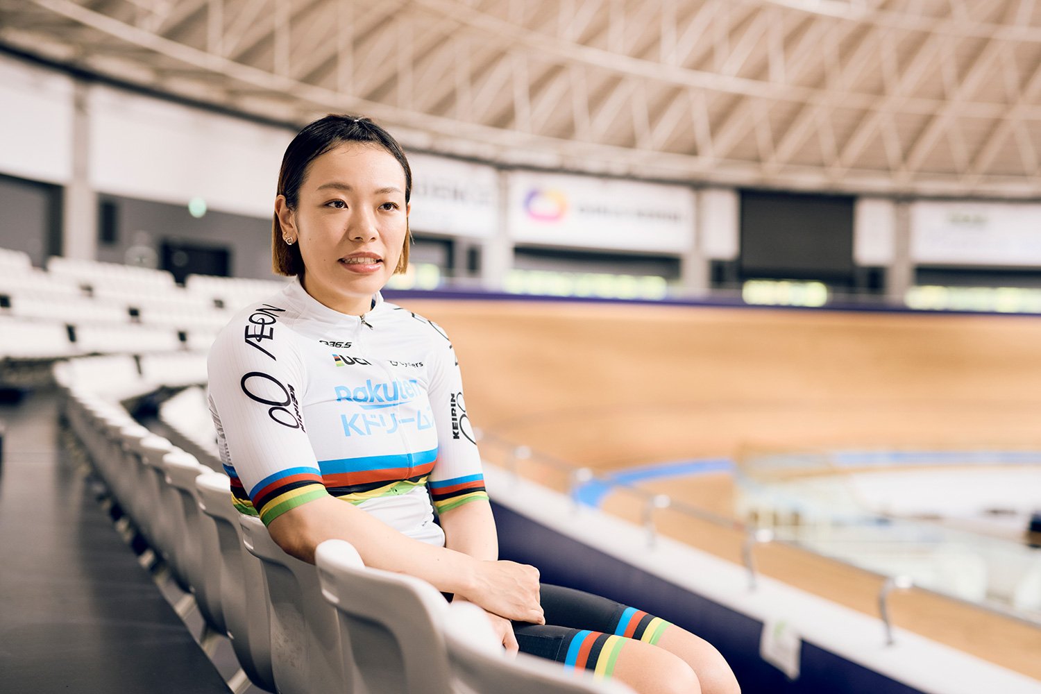 佐藤水菜　Mina Sato　1998年生、神奈川県出身。2017年日本競輪学校（現・日本競輪選手養成所）に合格し翌年デビュー。2021、2022年世界選手権ケイリンで銀メダルを獲得後、表彰台の常連へ成長。2023年ネーションズカップのケイリンで優勝。2024年はパリ五輪に出場後、世界選手権のスプリントで銅、ケイリンで日本女子初の金メダルを獲得　©Kiichi Matsumoto