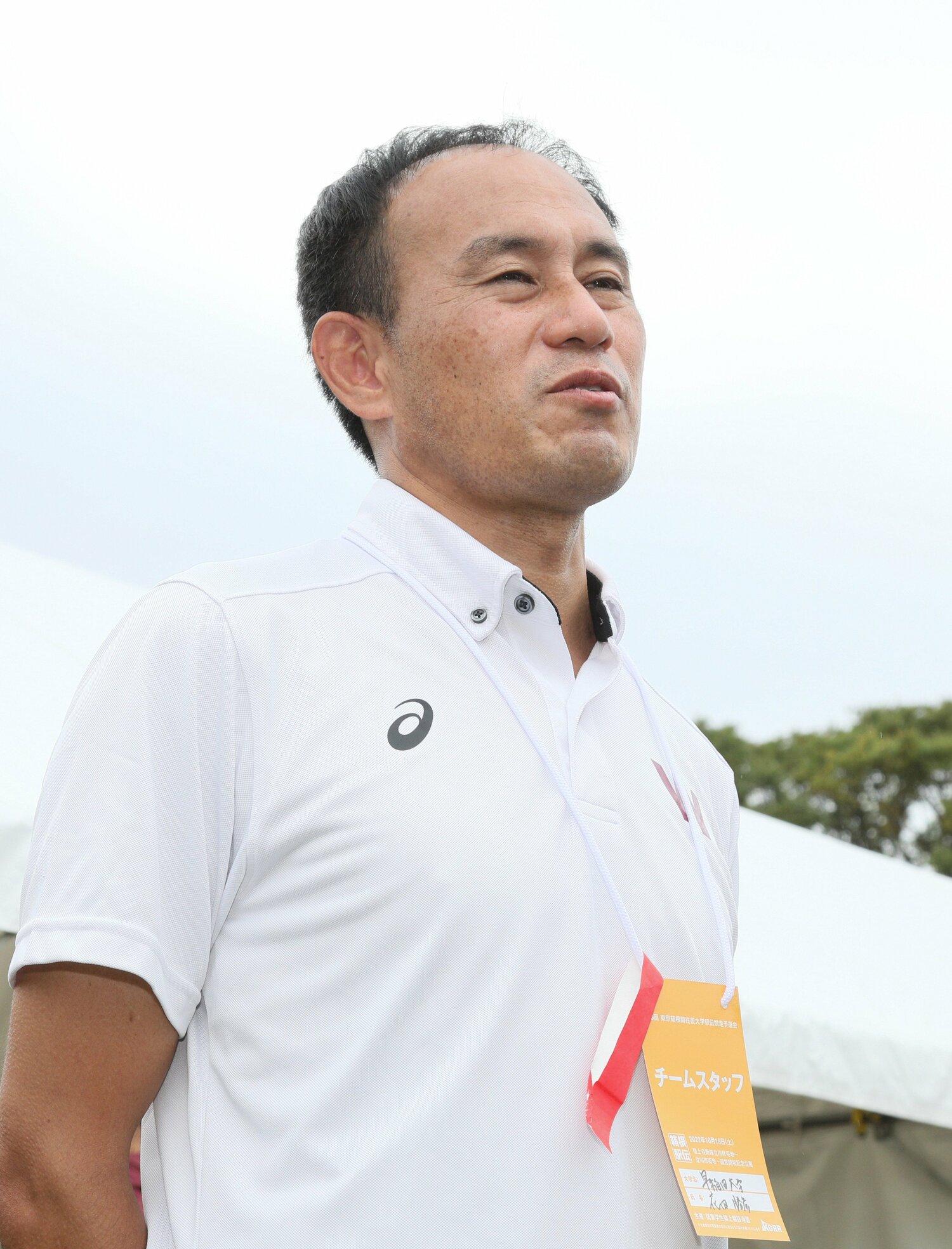 昨年6月に就任した花田勝彦駅伝監督。「（出雲では）トップ5以内に入りたい」とコメントしていたが…　©JIJI PRESS